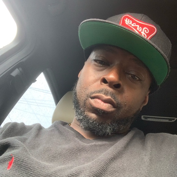 Meet your Posher, Antoine - Picture 2 of 6